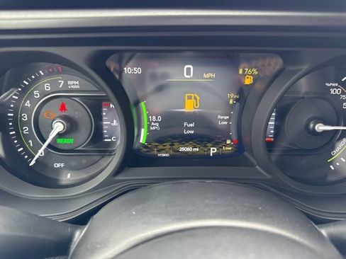 Used 2024 Jeep Wrangler Unlimited AWD/4WD image 19