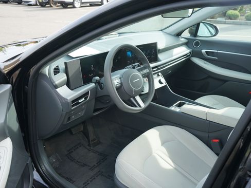 Used 2025 Hyundai Sonata SEL FWD image 17