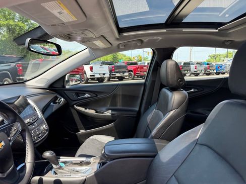 Certified 2018 Chevrolet Malibu LT w/ Leather Package FWD image 16