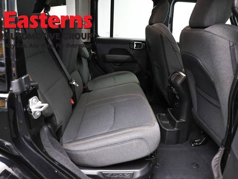 Used 2025 Jeep Wrangler Unlimited Sahara AWD/4WD image 23