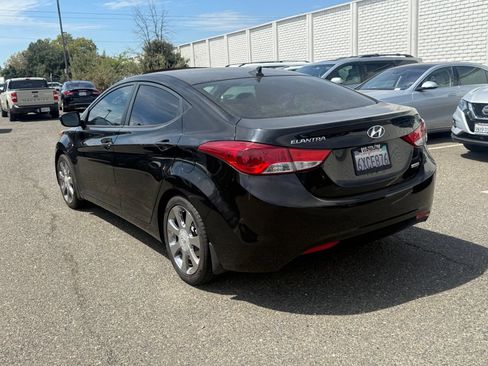 Used 2013 Hyundai Elantra Limited w/ Technology Pkg FWD image 3