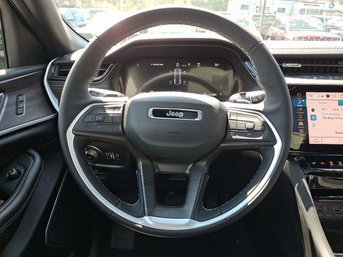 New 2026 Jeep Grand Cherokee Limited image 15