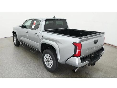 New 2026 Toyota Tacoma SR5 AWD/4WD image 5