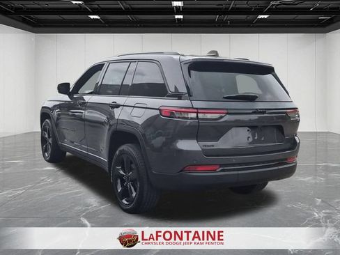 Certified 2023 Jeep Grand Cherokee Altitude AWD/4WD image 3