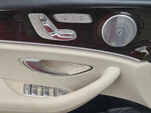 Used 2019 Mercedes-Benz E 300 image 10