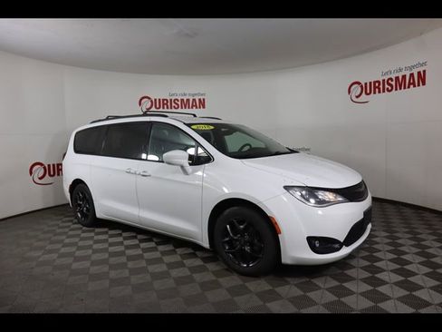 Used 2018 Chrysler Pacifica Touring Plus w/ S Appearance Package image 11