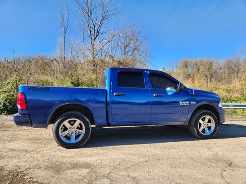 Used 2018 RAM 1500 Express w/ Express Value Package image 17