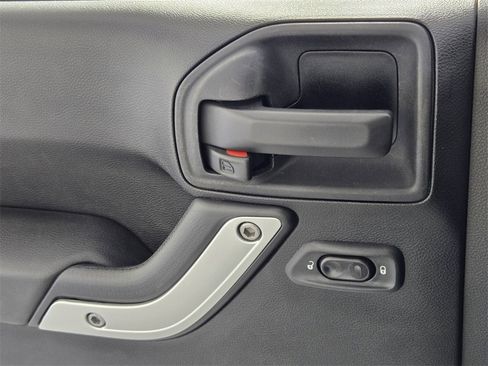 Used 2014 Jeep Wrangler Unlimited Sahara w/ Dual Top Group image 26