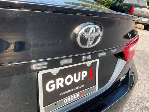 Used 2019 Toyota Camry SE FWD image 30