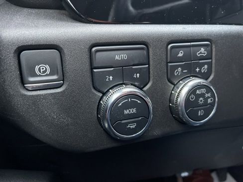 Used 2024 GMC Sierra 1500 SLT image 23