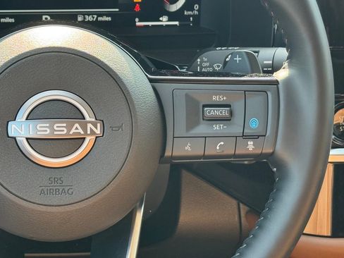 Used 2025 Nissan Pathfinder Platinum image 21