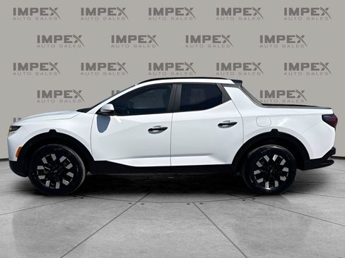 Used 2025 Hyundai Santa Cruz SEL FWD image 2