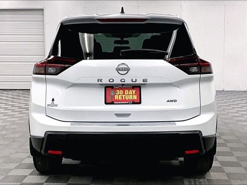 New 2026 Nissan Rogue SV image 5