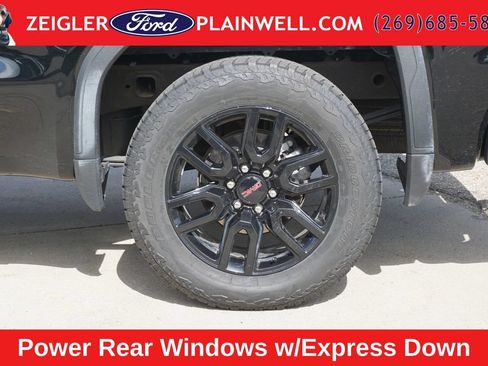 Used 2025 GMC Sierra 1500 Elevation AWD/4WD image 9