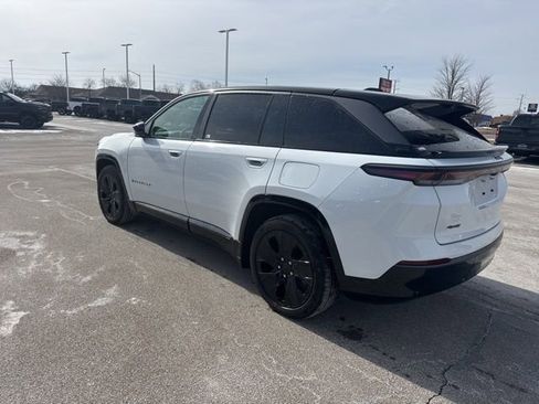 Used 2025 Jeep Wagoneer S Launch Edition w/ Trailer Tow Group image 4