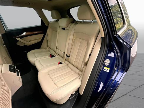 Used 2023 Audi Q5 2.0T Premium w/ Convenience Package AWD/4WD image 21