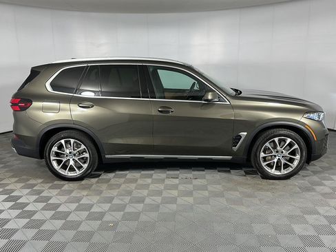 Used 2026 BMW X5 xDrive50e w/ Premium Package AWD/4WD image 4