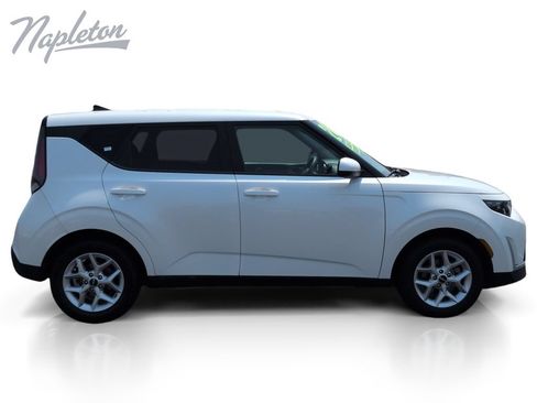 Used 2024 Kia Soul LX w/ Option Group 015 FWD image 7