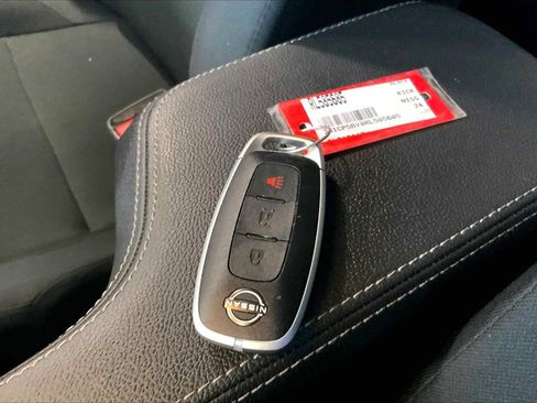 Used 2024 Nissan Kicks S image 13