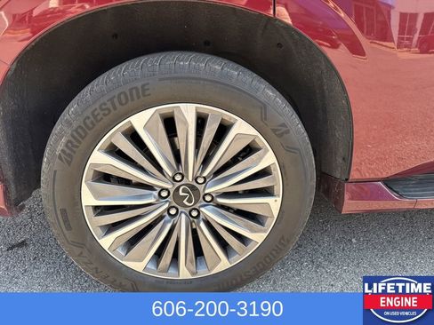 Used 2025 INFINITI QX80 Sensory image 5