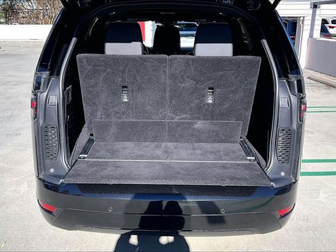 Used 2023 Land Rover Discovery S R-Dynamic image 22