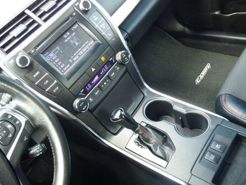 Used 2016 Toyota Camry SE FWD image 26