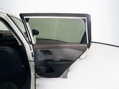 Used 2023 Nissan Rogue S FWD image 28