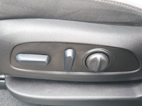 Used 2024 Chevrolet Equinox LT w/ Driver Convenience Package FWD image 28
