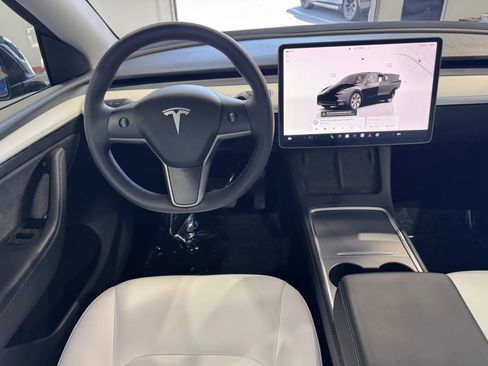 Used 2023 Tesla Model Y AWD image 11