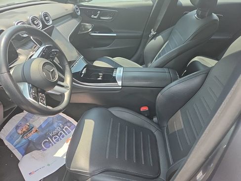 Used 2025 Mercedes-Benz C 300 Sedan image 4