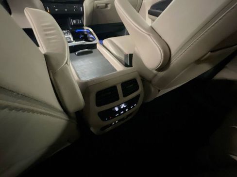 Used 2017 Honda Pilot Touring image 22