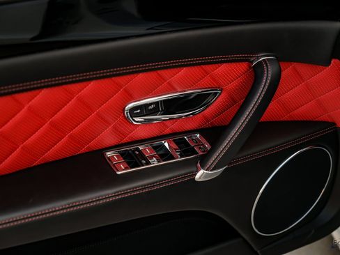 Used 2018 Bentley Flying Spur S V8 image 91