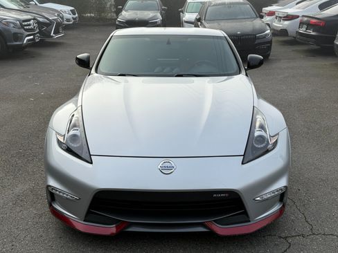 Used 2016 Nissan 370Z NISMO image 3