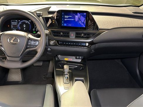 Used 2025 Lexus UX 300h AWD image 17