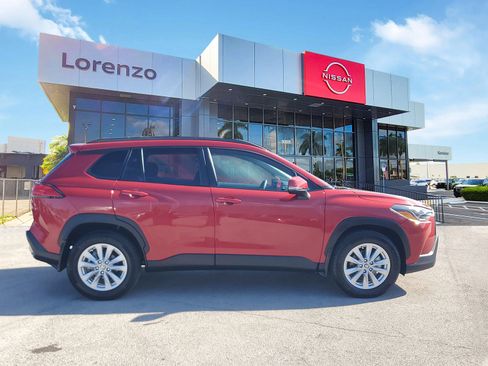 Used 2023 Toyota Corolla Cross LE image 4