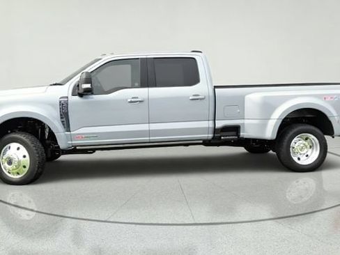 New 2026 Ford F450 Platinum w/ FX4 Off-Road Package AWD/4WD image 2