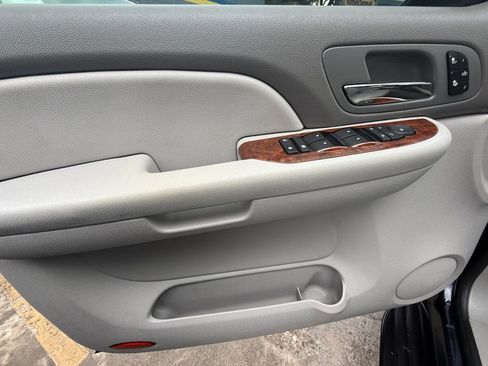Used 2007 Chevrolet Suburban LTZ w/ LTZ Preferred Equipment Group image 21