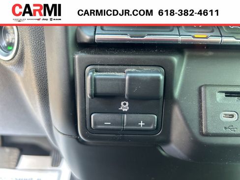 Used 2020 Chevrolet Silverado 1500 LTZ AWD/4WD image 30