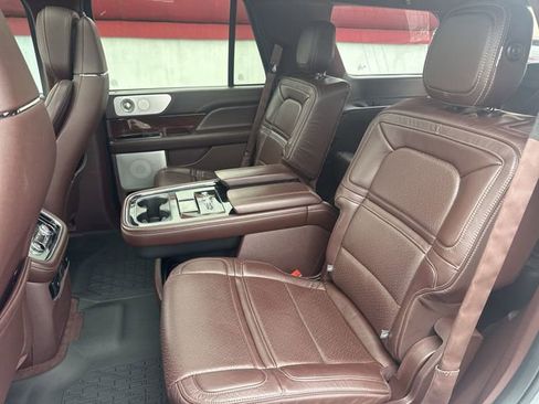 Used 2020 Lincoln Navigator Black Label w/ Cargo Convenience Package image 23