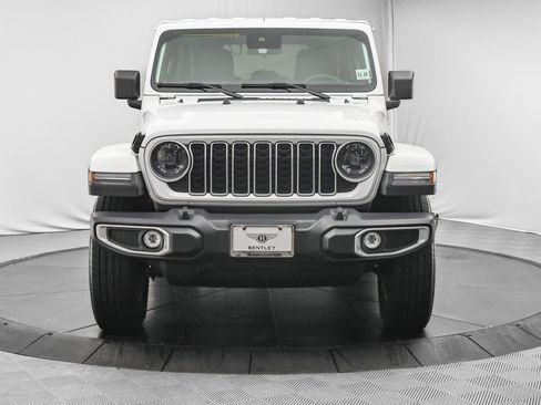 Used 2024 Jeep Wrangler Sahara image 2
