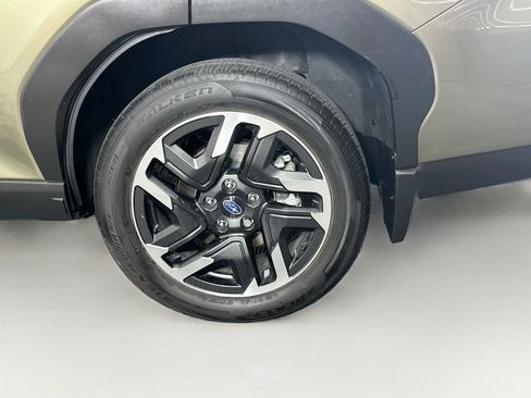 Used 2025 Subaru Forester Limited AWD/4WD image 11