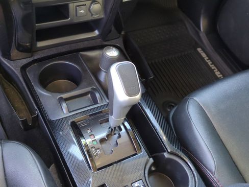 Used 2020 Toyota 4Runner TRD Off-Road Premium image 23