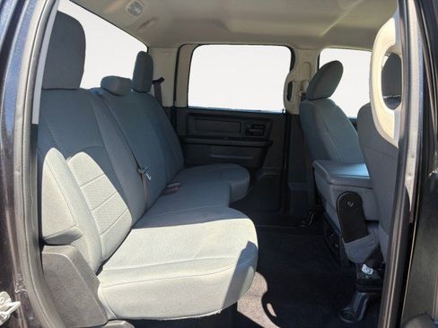 Used 2017 RAM 1500 Express image 4