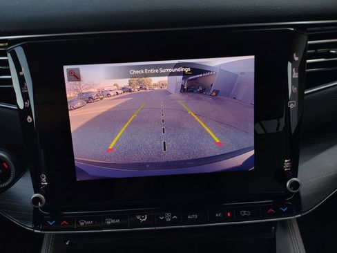 Used 2024 Jeep Wagoneer L Series III image 9