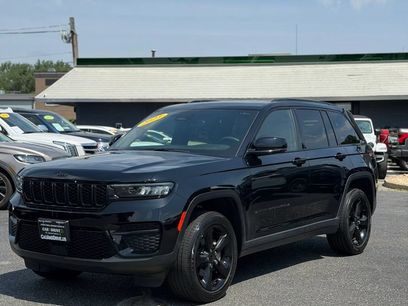 Used 2023 Jeep Grand Cherokee Altitude