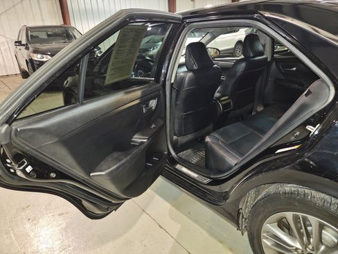 Used 2016 Toyota Camry SE w/ Protection Package (Q2) FWD image 19