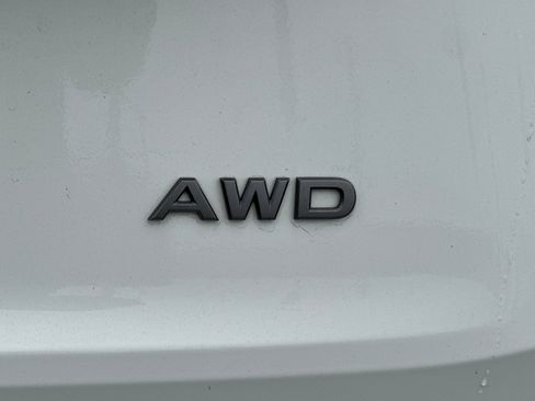 Certified 2024 Nissan Rogue S image 27