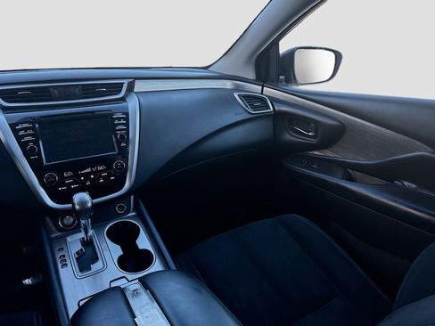 Used 2017 Nissan Murano SV FWD image 22