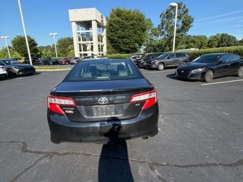 Used 2014 Toyota Camry SE FWD image 7