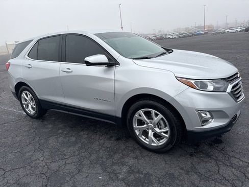 Used 2021 Chevrolet Equinox LT image 3